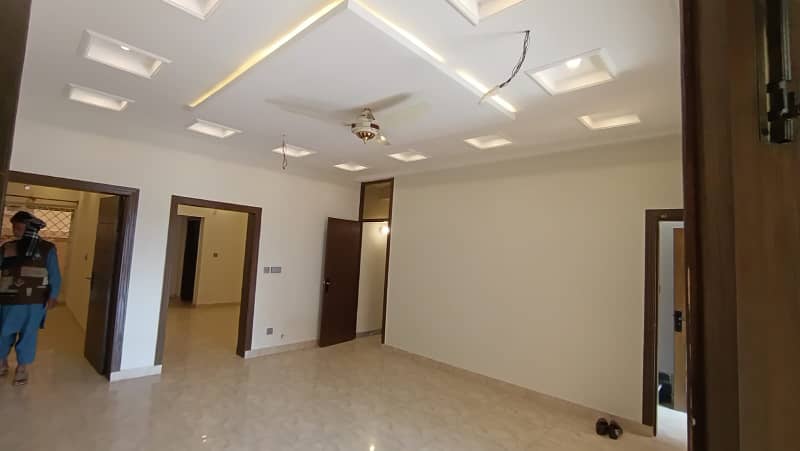 8 MARLA BRAND NEW HOUSE AVAILABLE FOR RENT IN RAFI BLOCK BAHRIA TOWN 17