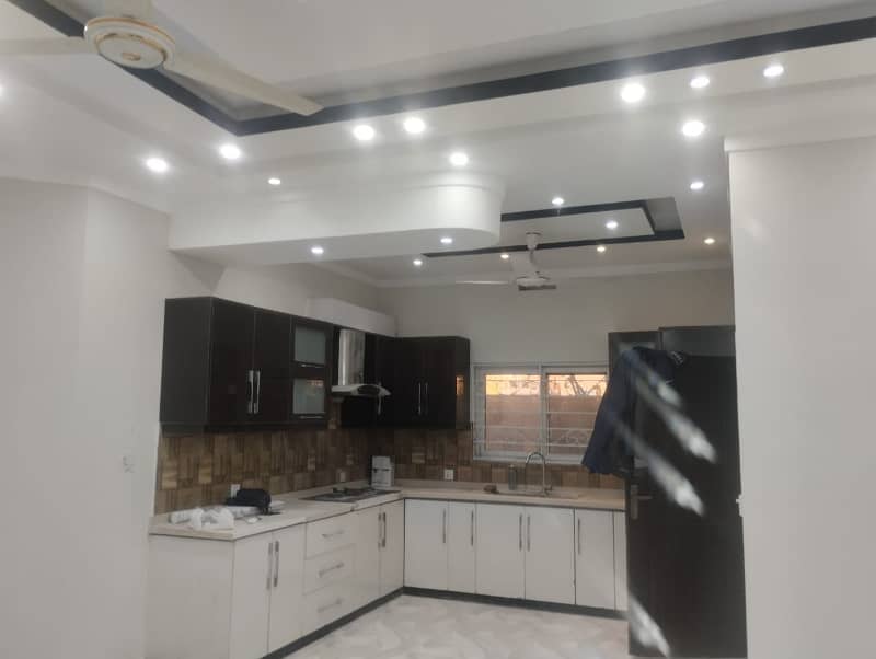 10 MARLA UPER PROTION AVAILABLE FOR RENT IN BAHRIA TOWN PHASE 8 SECTOR C 0