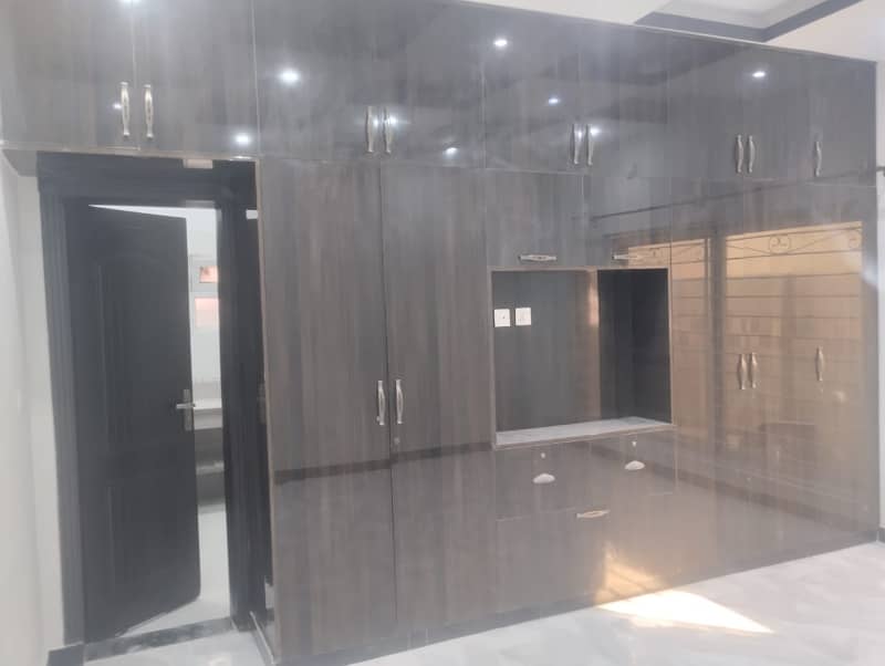 10 MARLA UPER PROTION AVAILABLE FOR RENT IN BAHRIA TOWN PHASE 8 SECTOR C 13