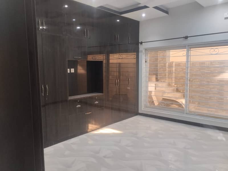 10 MARLA UPER PROTION AVAILABLE FOR RENT IN BAHRIA TOWN PHASE 8 SECTOR C 15