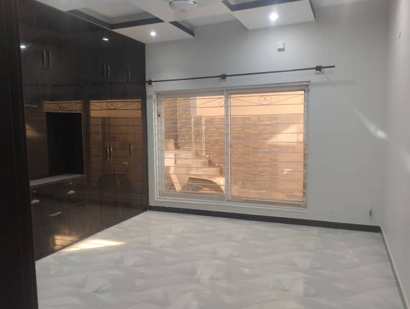 10 MARLA UPER PROTION AVAILABLE FOR RENT IN BAHRIA TOWN PHASE 8 SECTOR C 16