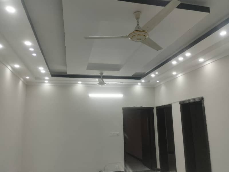 10 MARLA UPER PROTION AVAILABLE FOR RENT IN BAHRIA TOWN PHASE 8 SECTOR C 18