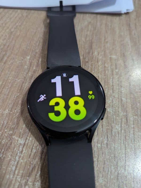 Samsung Galaxy Watch 4 44mm 1