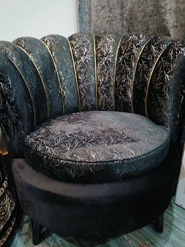 New Turkish Furniture Set in Black and Gold Polish with Shamp Mirror 19