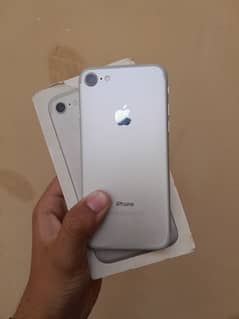 iPhone 7 128gb with Box