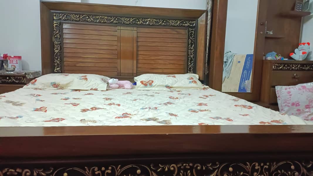 King-size bed and Durafoam mattress 0