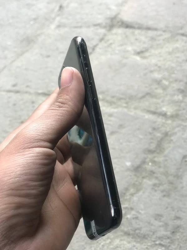 iphone 11 pro 64 gb FU non pta water pack wtsap 03244973986 7