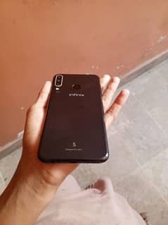 Infinix s4