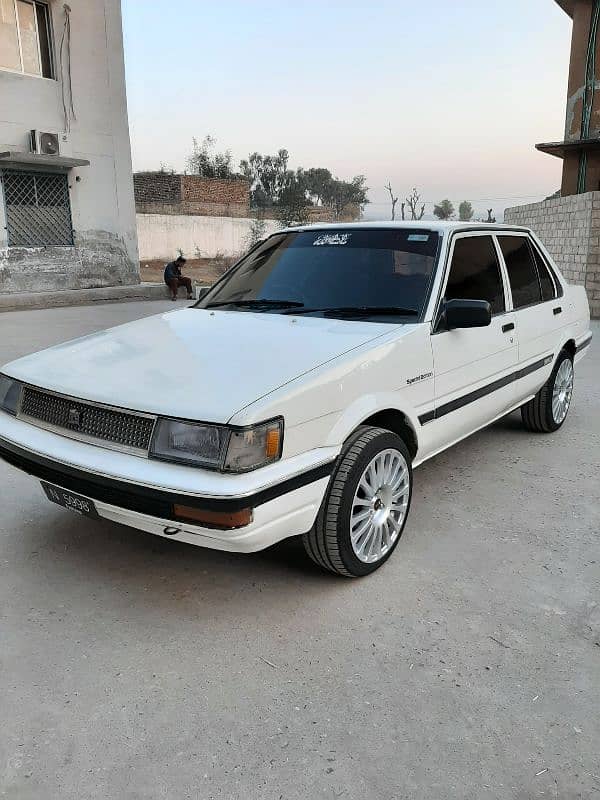 Toyota Corolla DX Saloon 1987 1