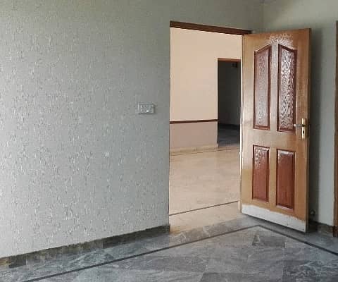 Highly-Desirable 60 Marla House Available In Model Town - Block H 2