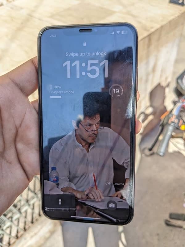 I phone xs max 64 Gb 4