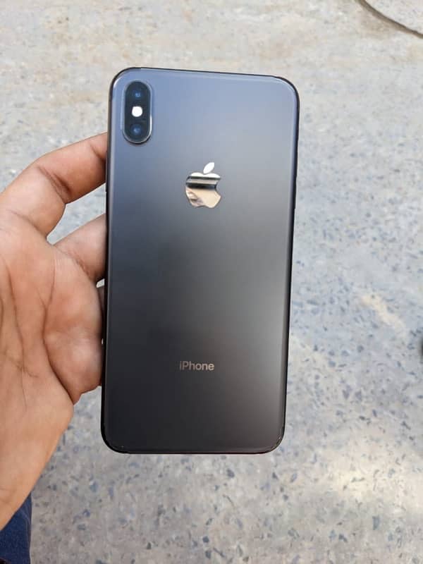 I phone xs max 64 Gb 5