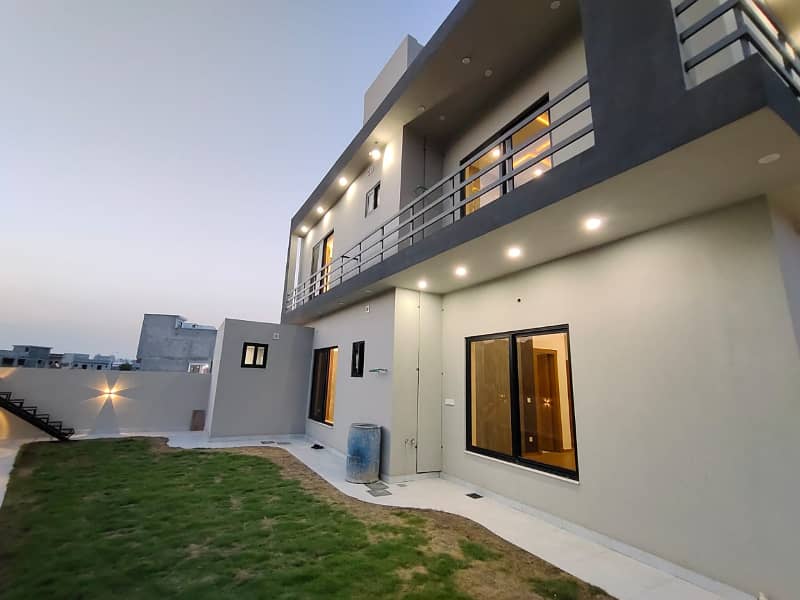 18 MARLA WITH 1 KANAL LAWN BRAND NEW HOUSE AVAILABLE FOR SALE IN BAHRIA TOWN PHASE 8 USMAN D 24