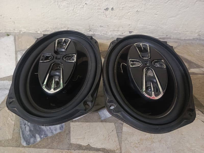 Car Speaker Pair New Condition without amplifier or Woofer 1