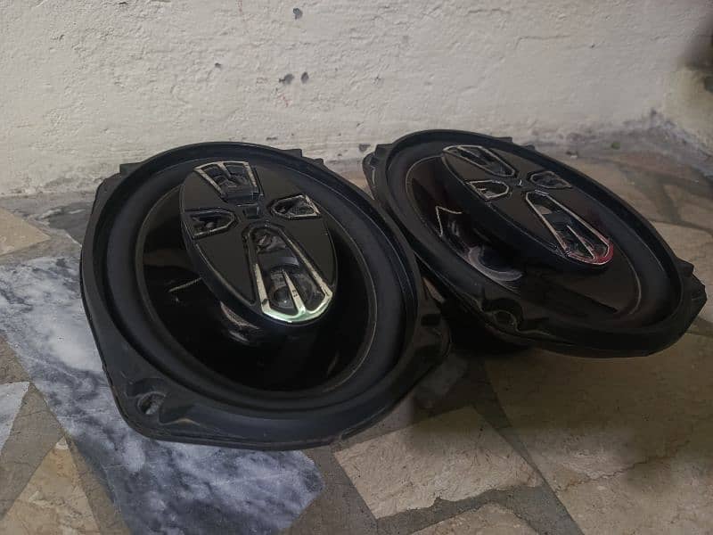 Car Speaker Pair New Condition without amplifier or Woofer 2