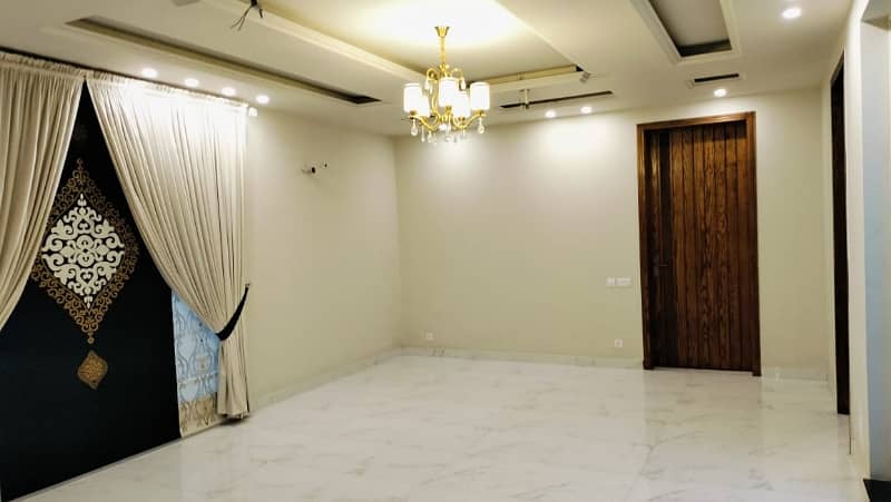 Perfect 10 Marla House In Bahria Town - Sector C For Rent 9