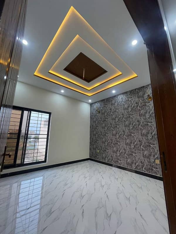 BRAND NEW 10 MARLA FULL HOUSE AVAILABLE FOR RENT IN SECTOR D BAHRIA TOWN LAHORE 7