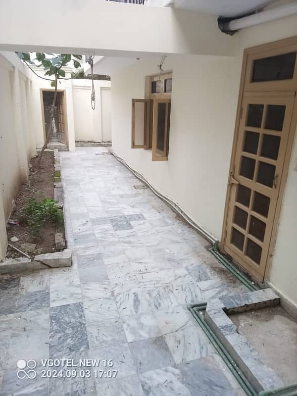 house for sale in f8 main margalla road 3