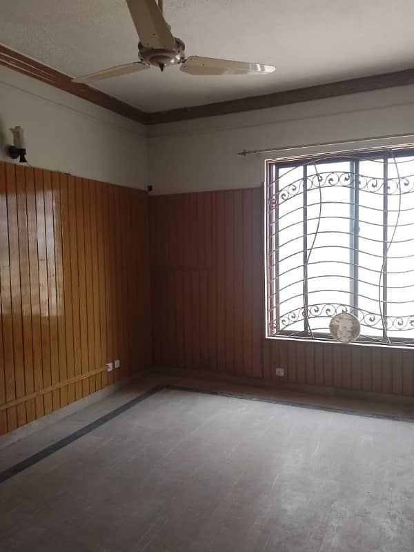 house for sale in f8 main margalla road 11