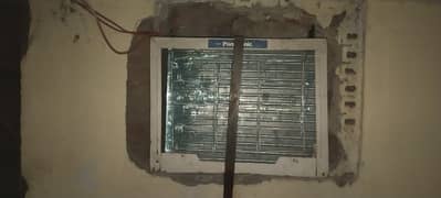 window ac 10 /8 condition