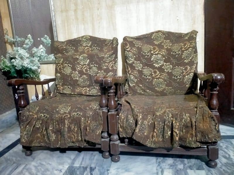 Wooden Sofa Set in Good Condition 1