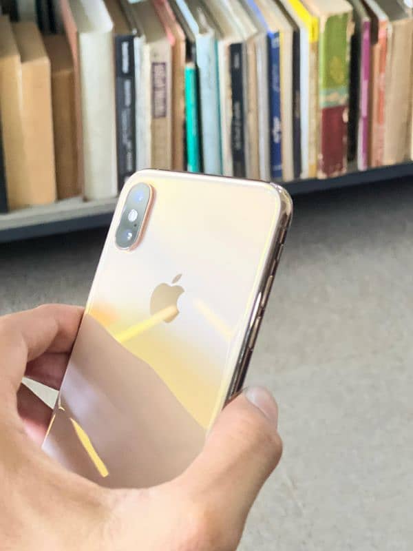 Iphone xs gold 2