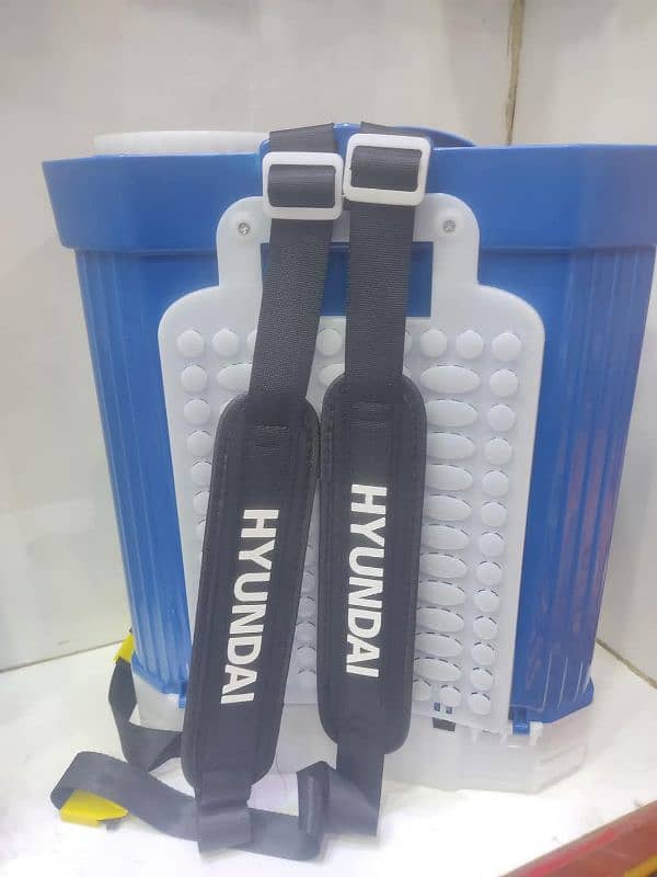 BATTERY SPRAY MACHINE HYUNDAI KOREA MADE , CROPS SPRAY MACHINE 2