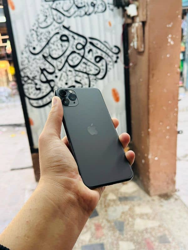 iphone 11 Pro Max 256GB PTA Approved 1