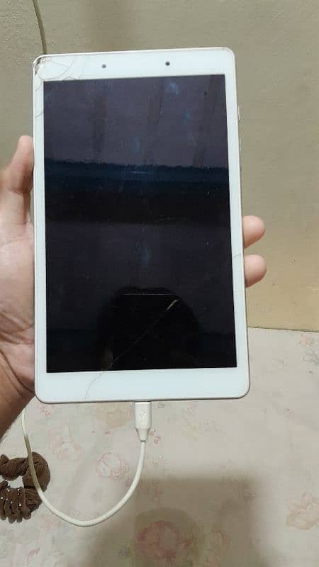 Samsung galaxy tablet A 32 gb rom 2 gb ram 5100 MAH battery 1