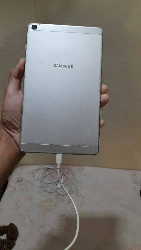 Samsung galaxy tablet A 32 gb rom 2 gb ram 5100 MAH battery 2