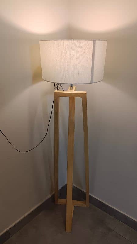 wooden floor lamps 0