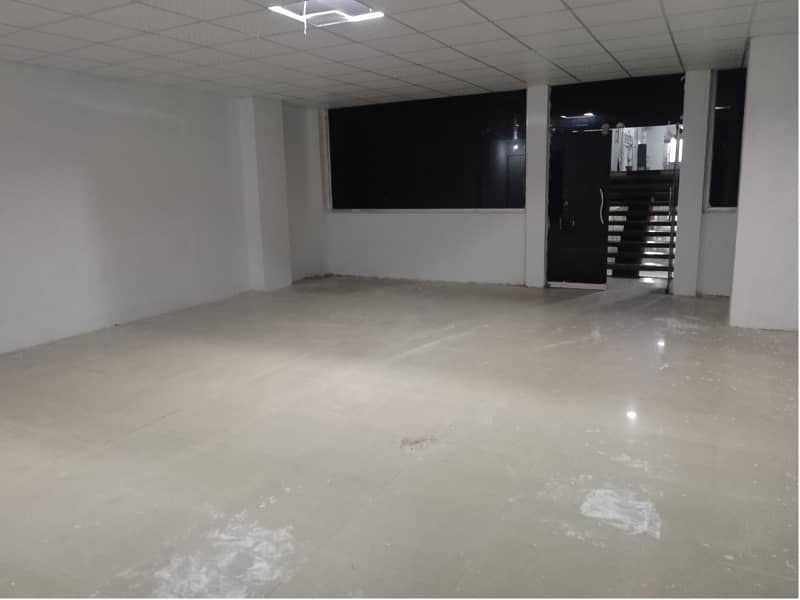 Area 700 Square Feet Brand New Corporation Office Available For Rent In Main Boulevard Road Gulberg 3 Lahore 6