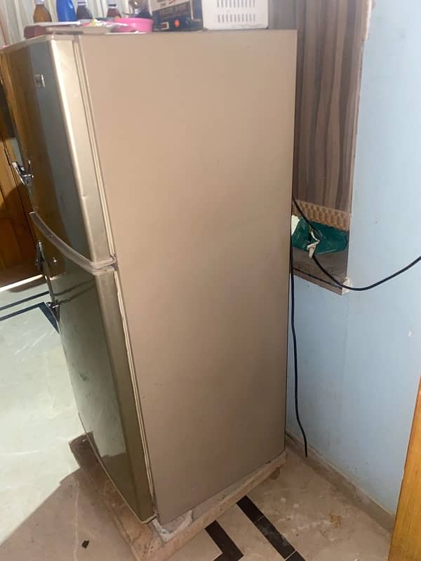 Haier Refrigerator HRF-272 2