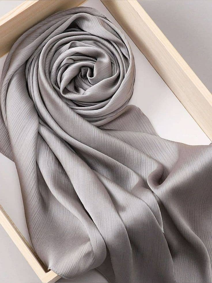 Scarves for women | Fashion scarves | Stylish scarves | Luxury scarves 3