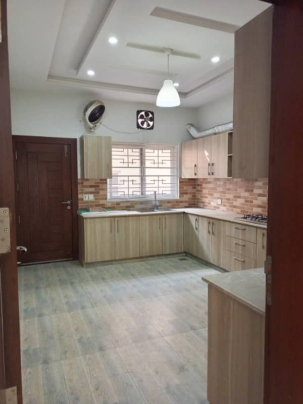 Sector C Kanal Upper Portion Available For Rent 5