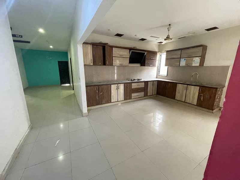 2400 Square Feet Penthouse For sale In Rs. 25000000 Only 16