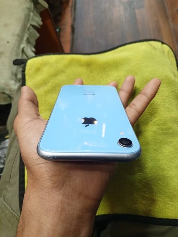 i phone xR 64 jb non PTA 03461772923 6