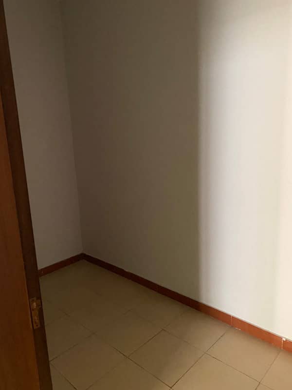 1 Kanal Beautiful Neat And Clean Upper Portion Available For Rent In DHA Lahore 6