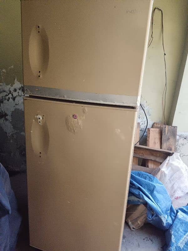 Haier Fridge Medium size Length 5 Feet 0