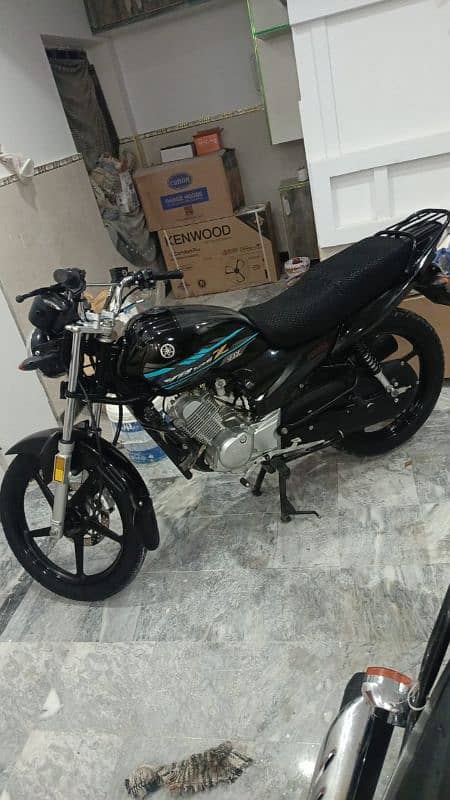 yb 125 z dx black 2