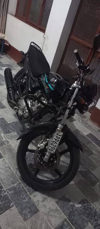 yb 125 z dx black 6