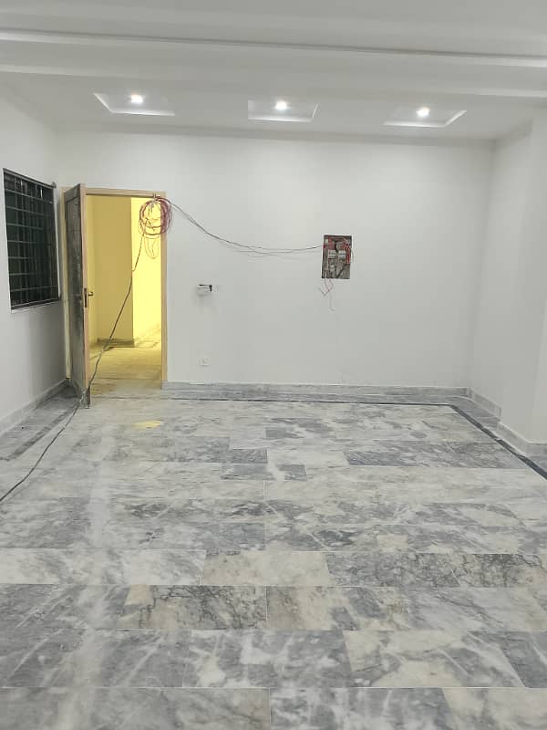 1200sqft office available for rent 0