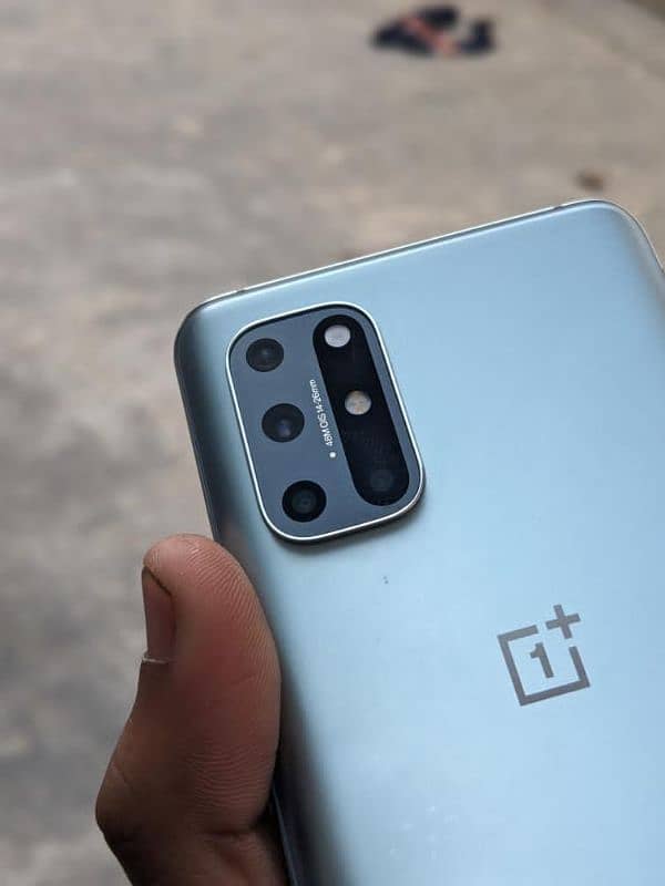 OnePlus 8t WATER PACKED 4