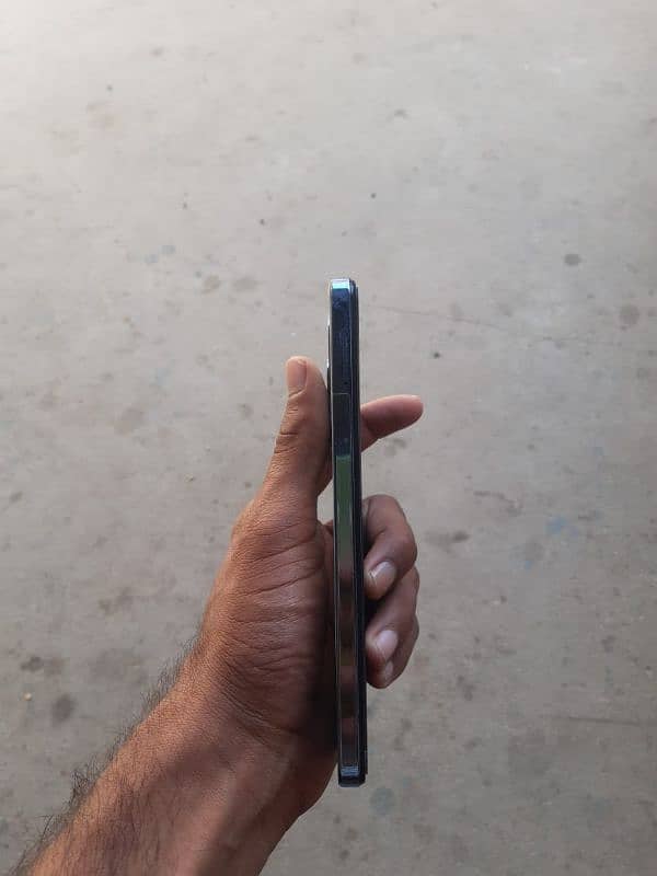 Infinix hot40i 8+8 128gb 5