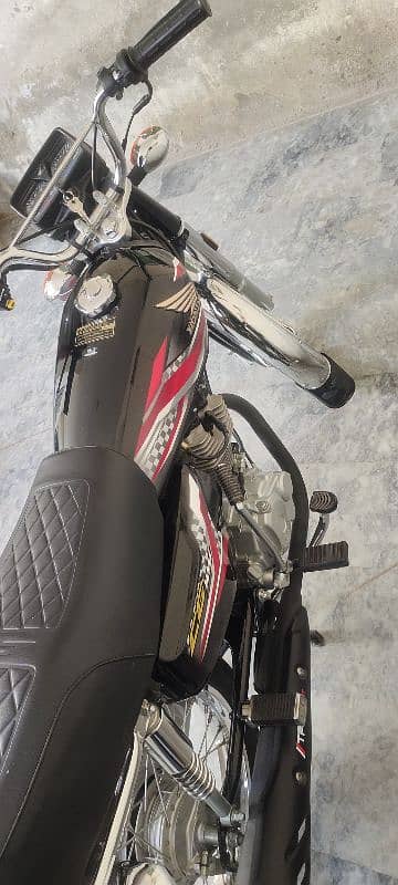 Honda 125 black colour documents complete 4