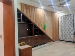 10 Marla Upper Portion for Rent with servant