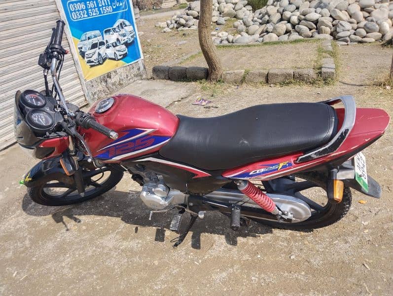 Honda C. B. 125F. 2021 Modal Rawalpindi number. 8