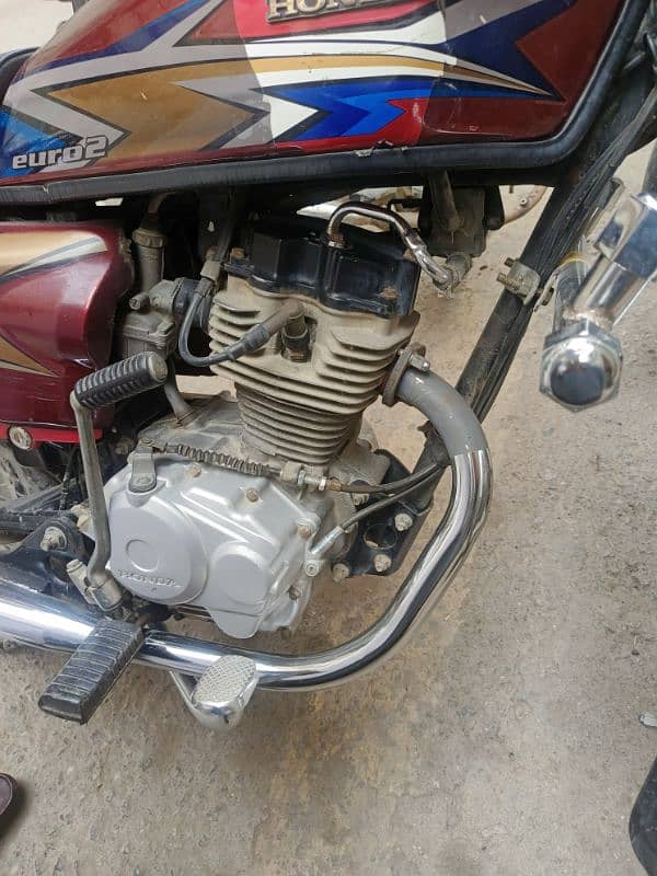 HONDA 125 GENUINE 3