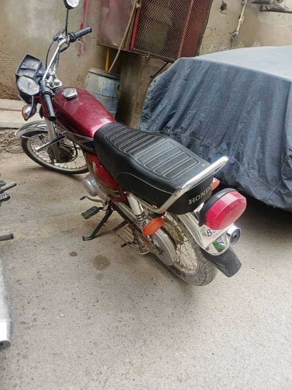 HONDA 125 GENUINE 8