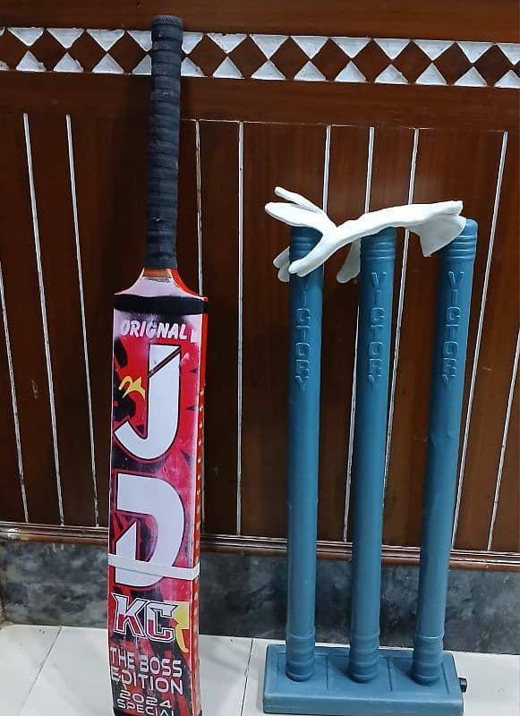 Original JD Bat + Pair Of Gloves + 1 Wicket 0